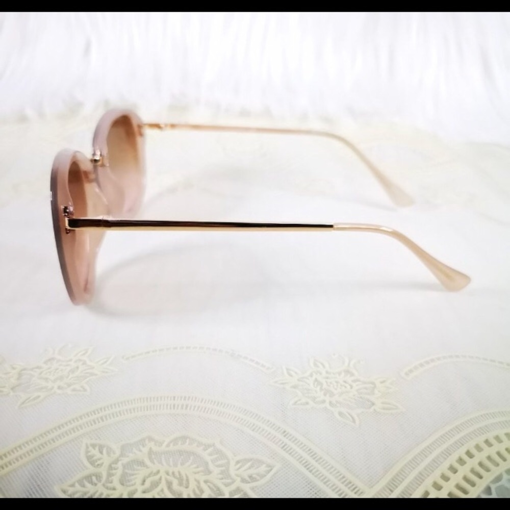 New Tortoise Tahari Sunglasses - Picture 3 of 6